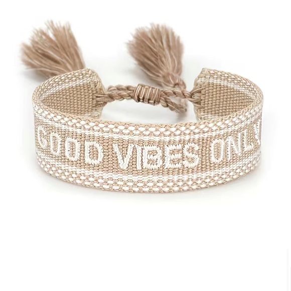 Good Vibes Only Graphic Bracelet - Picture 6 of 7
